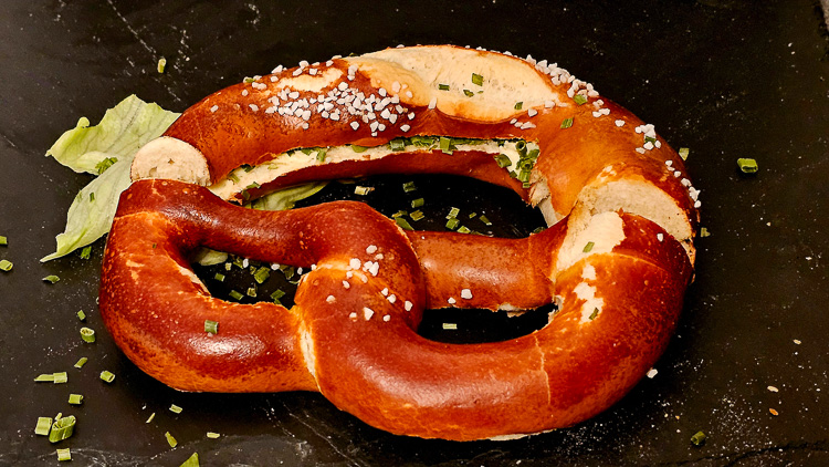 Butter Schnittlauch Brezel